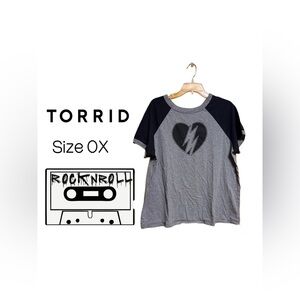 🎵🎸 🖤Torrid Rock ’N Roll Graphic Tee – Size 0